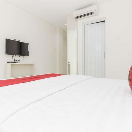 Hotel RedDoorz near Pancoran Yakarta Exterior foto