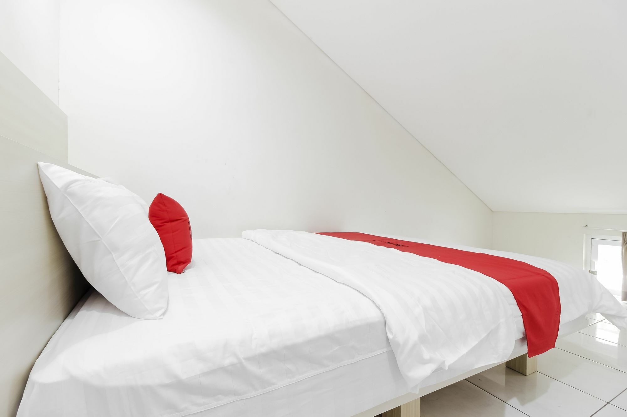 Hotel RedDoorz near Pancoran Yakarta Exterior foto